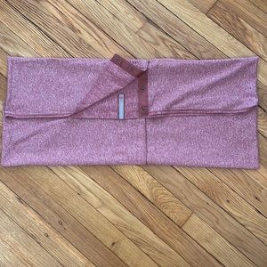 Lululemon customizable snap scarf.